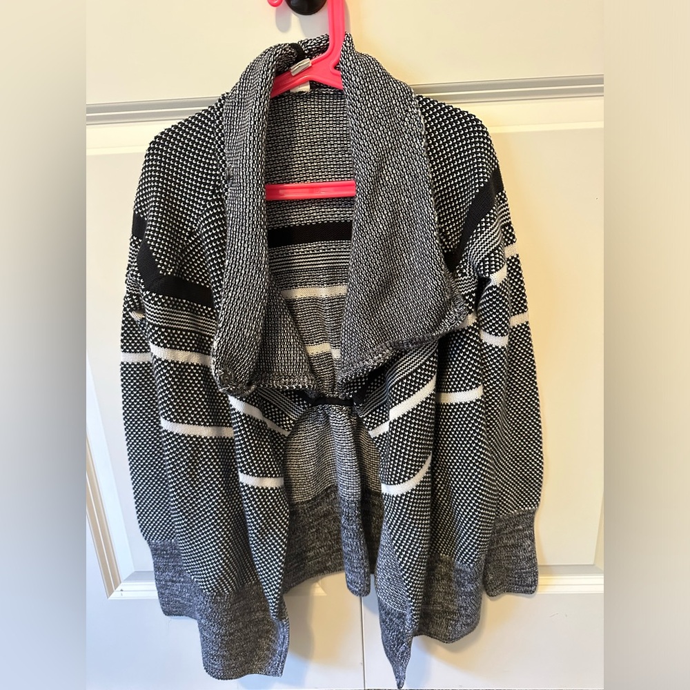 Ivivva cardigan sweater size 12